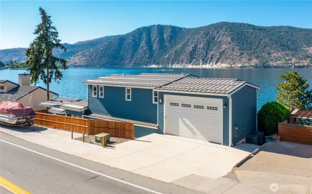 Plenty of parking - including re-enforced parking pad for RV
