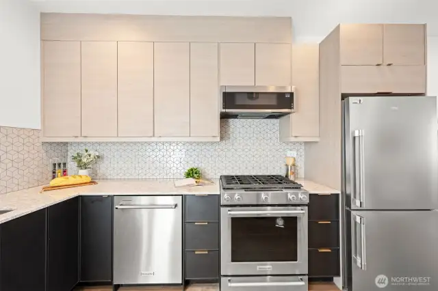 Modern and Chic Kitchen