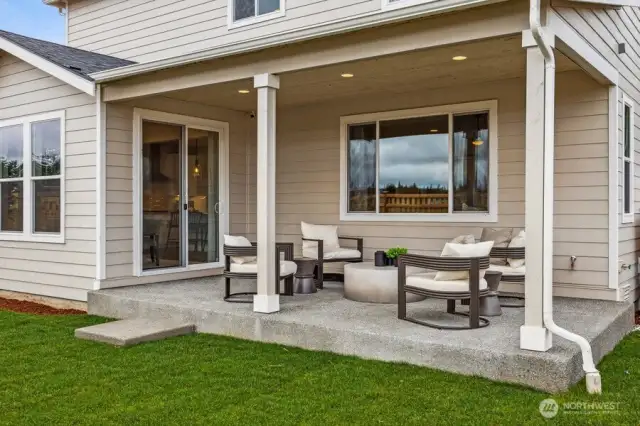 Photos are of Yorktown model home. Colors and options may vary.