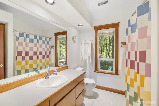 Full Bathroom - Upper Level