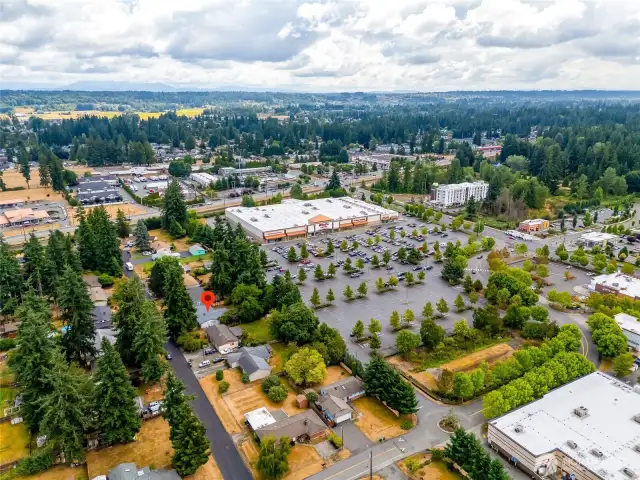 Near shopping, restaurants I5 and more