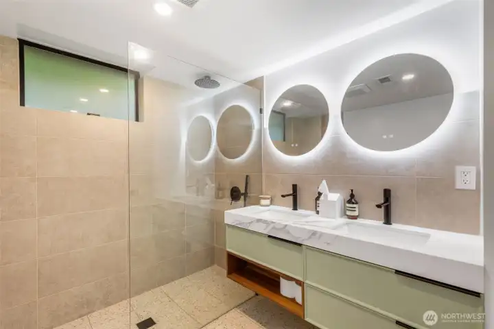 All bathrooms newly renovated with downstairs guest bathroom also benefitting from underfloor heating.