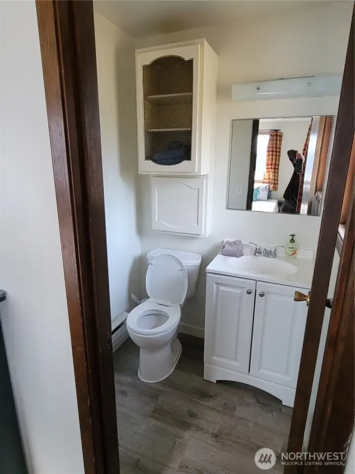 1/2 Bathroom