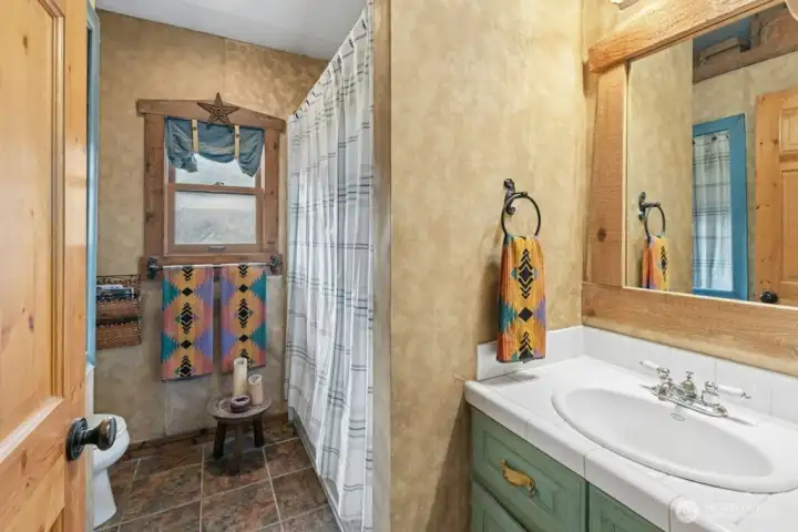 Upstairs main bathroom