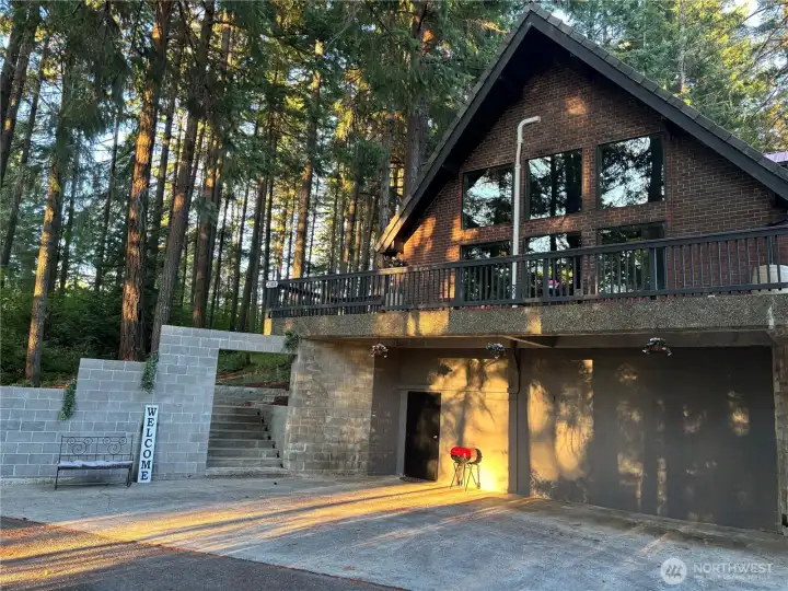 Welcome home! Welcome home!