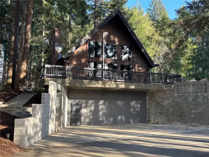 Sprawling acreage Sprawling acreage