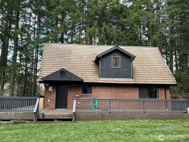 Long lasting tile roof & kitchen entrance Long lasting tile roof & kitchen entrance