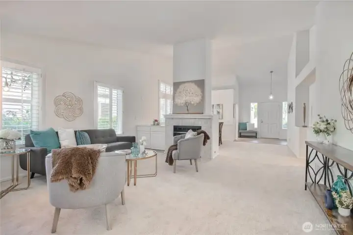 Open light and bright Living/Dining areas. Spacious layout for all of your furniture. Fresh, neutral colors.