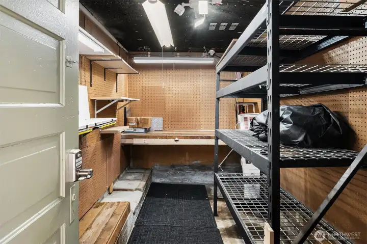 Large storage space! (1 of 3!)