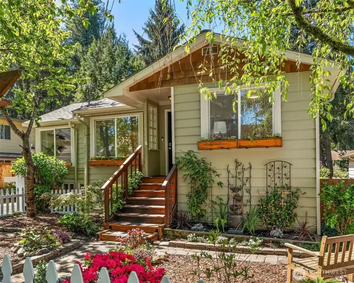 Great front yard.