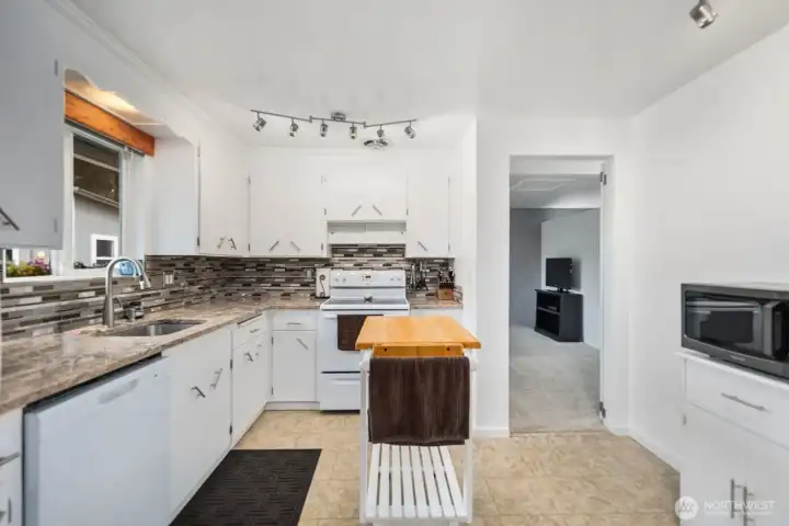 Light and Bright Updated Kitchen!