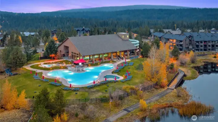 Resort pool and lakefront amenities create a true four-season destination. Resort pool and lakefront amenities create a true four-season destination.