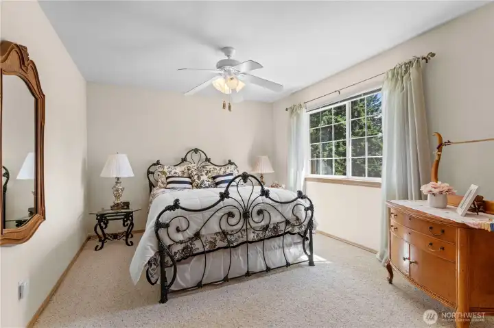 2nd bedroom
