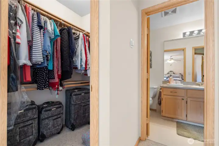 upstairs walk-in closet/bath