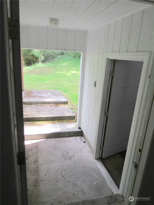 Breezeway to Garage