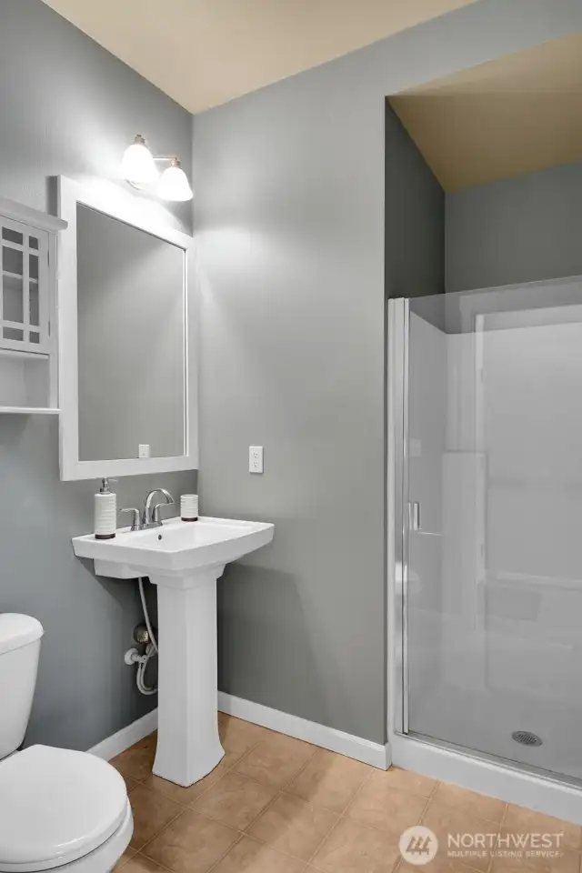 Convenient main floor 3/4 bath!