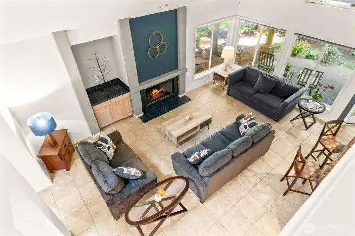 Beautiful main living area, golf course views