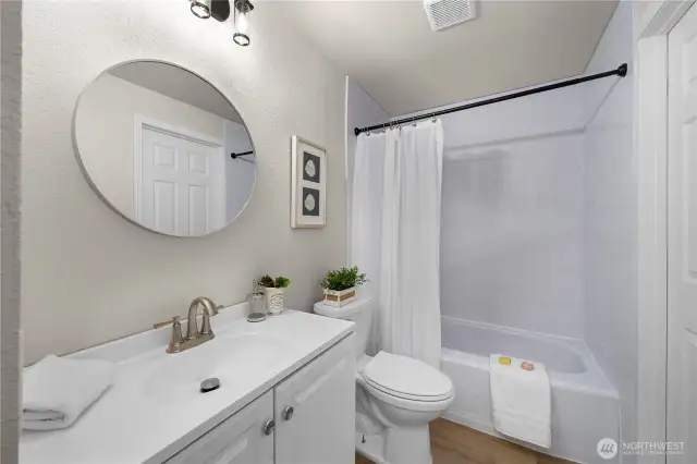 Full guest bath