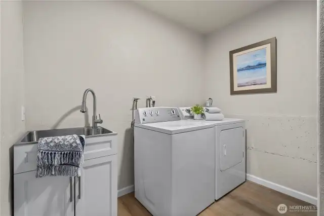 Laundry & 3/4 bath