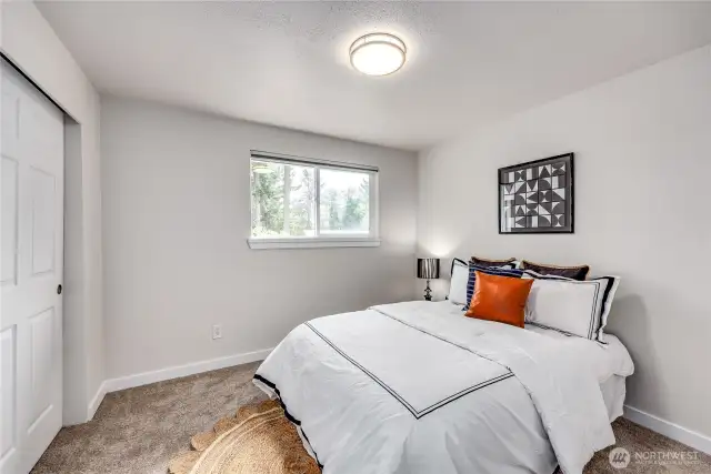 2nd nice size bedroom
