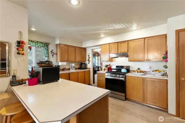 Eating Bar in kitchen