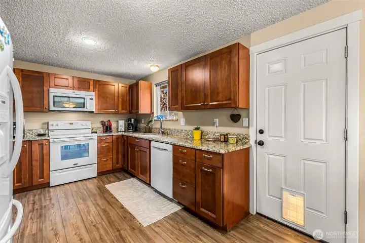 kitchen-all appliances included