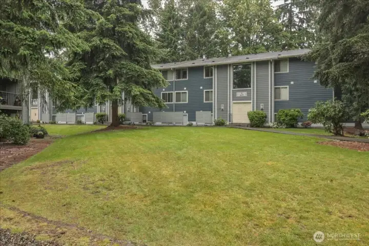 Some of courtyard showing. To the right is courthouse, pool and play area!