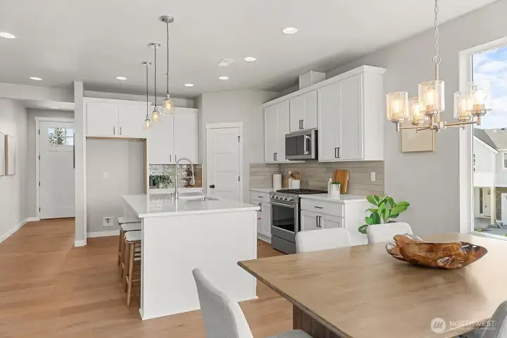 Photographs are for illustrative purposes only. Features, finishes, interior/exterior colors, landscaping and floorplan shown may vary from actual homes built.