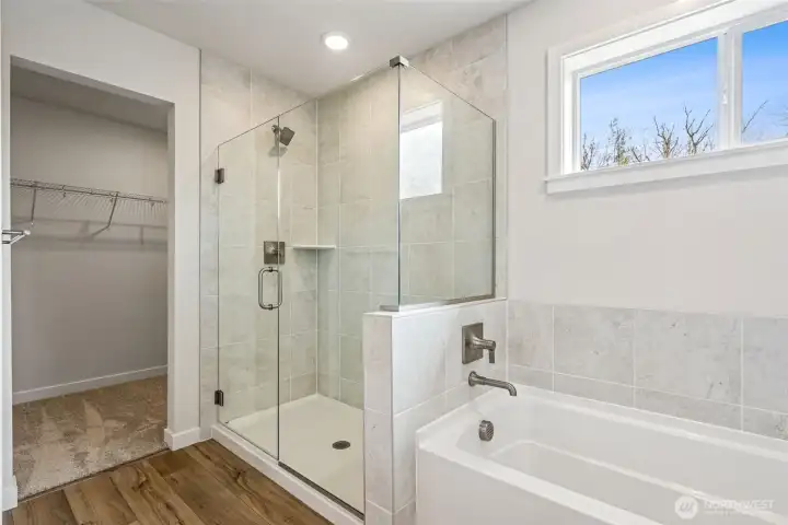 Disclaimer Secondary photos of same floor plan on different lot in different community: Photos are from another Warren, finishes, upgrades, and features may vary.