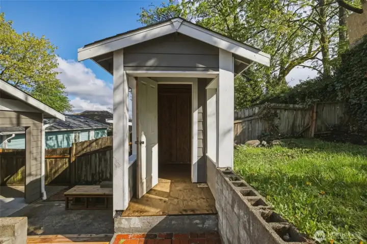 Accessory storage for garden tools.