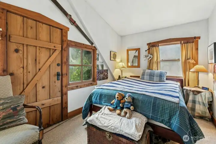 Upstairs bedroom 2