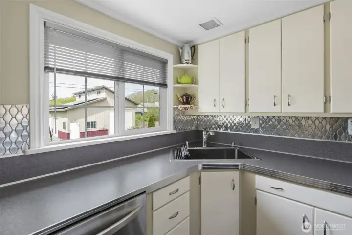 Lots of counter and cabinet space.