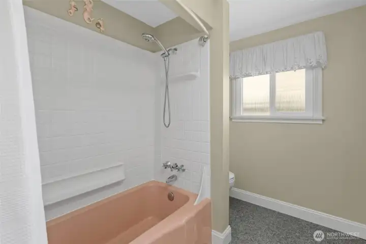 Main level full bath.