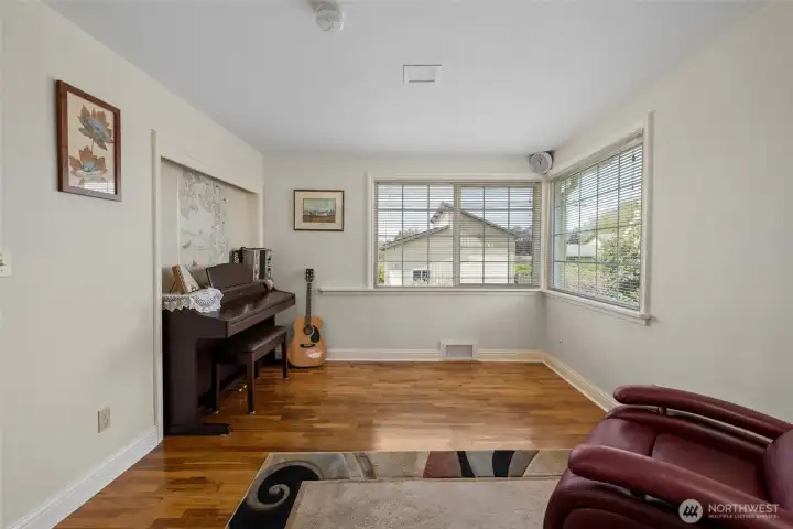 Looking into sitting room from Primary bedroom.