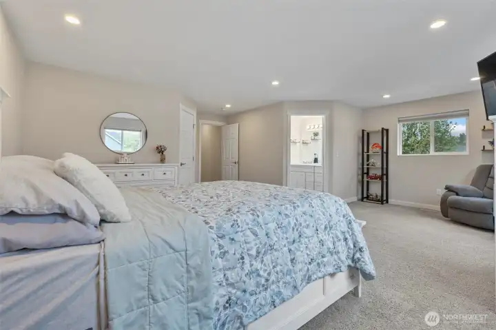 Primary suite