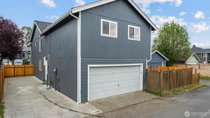 Alley access for boat,RV parking + 2 car garage