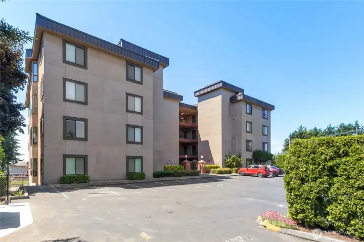 1902 Bridgeport--Sound View Condos-- have been prominent in University Place for over 40 years