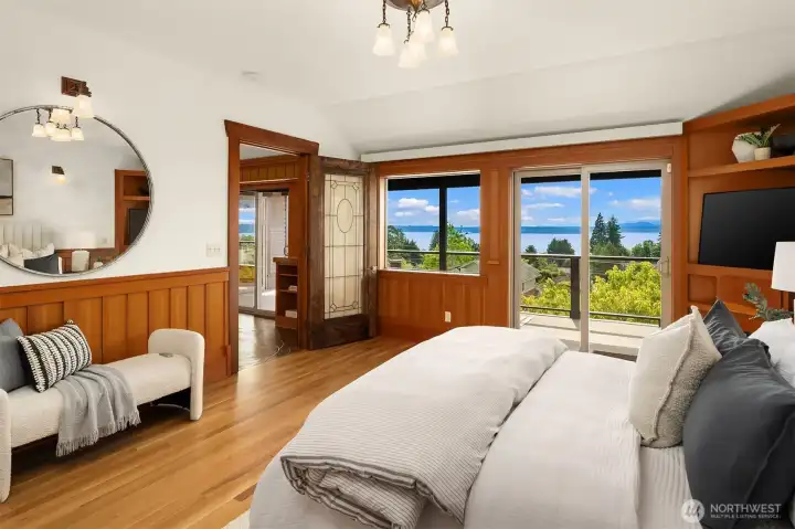The large primary easily handles a king sized bed and other bedroom furniture. The large primary easily handles a king sized bed and other bedroom furniture.