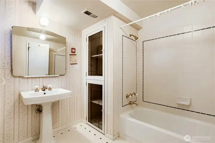 Lower Level Full Bath Lower Level Full Bath