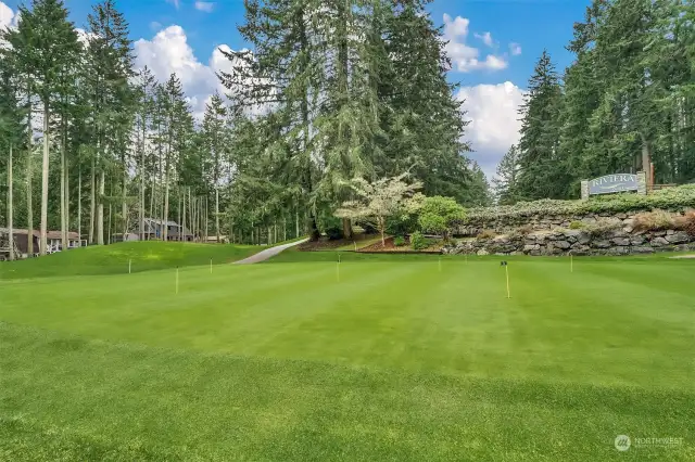 Riviera Golf Course - practice putting green