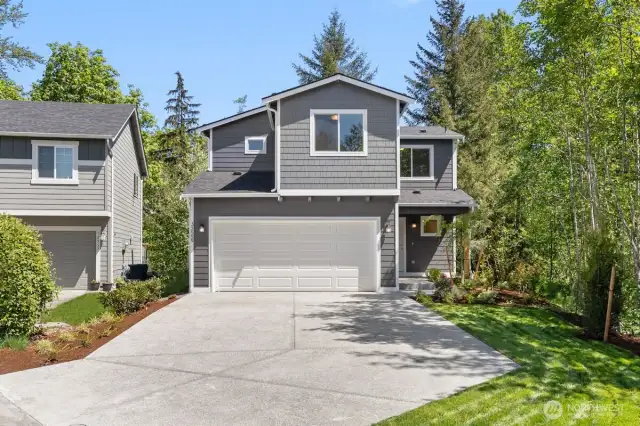 Photographs are for illustrative purposes only. Features, finishes, interior/exterior colors, landscaping and floorplan shown may vary from actual homes built.