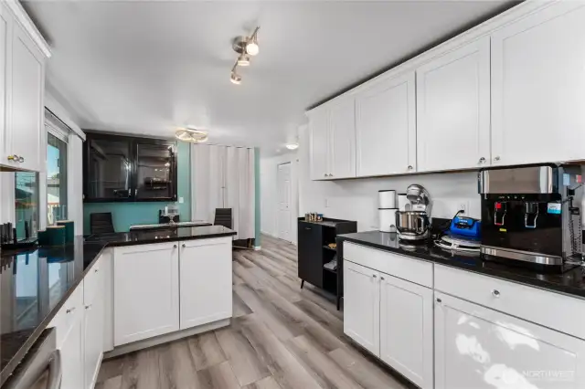 Gorgeous all new kitchen!