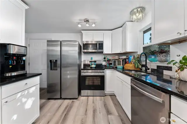 All new appliances included!