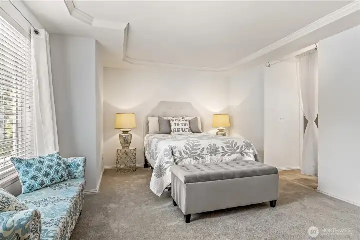 Cantilevered Ceiling in the Primary