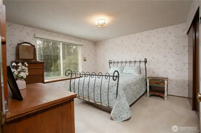Main floor primary bedroom