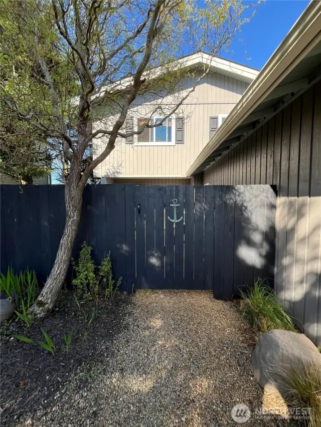 Charming & private entry to greet guests.