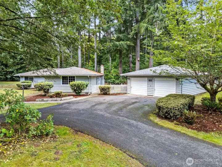 Beautiful Grounds and large driveway