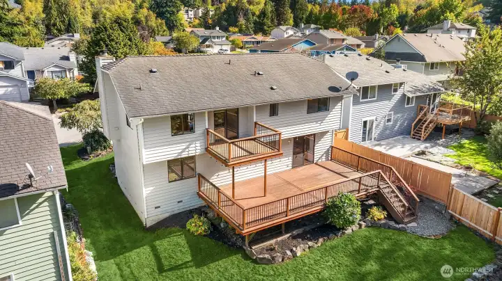 Large west facing deck perfect for entertaining