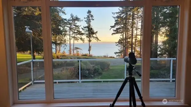 Living Rm. View of the Water