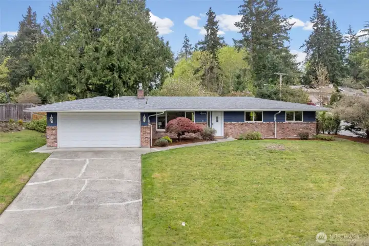 Beautifully built and incredibly remodeled! Turnkey home. Move in ready! Beautifully built and incredibly remodeled! Turnkey home. Move in ready!